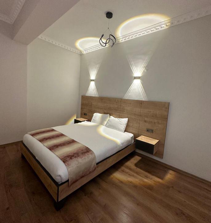 Van Orient Hotel