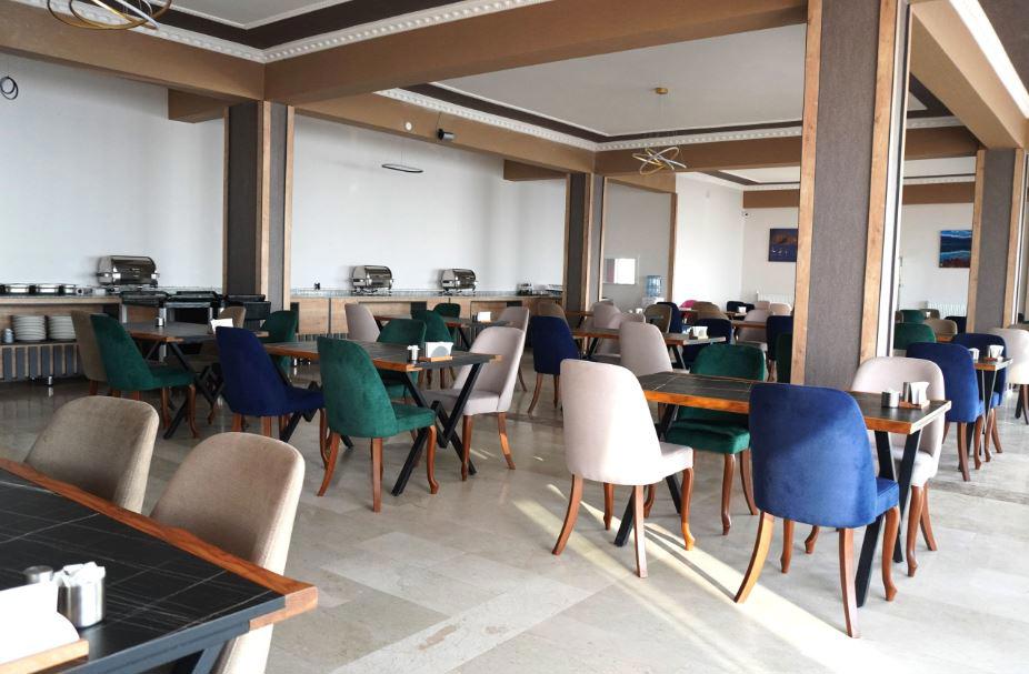 Van Orient Hotel