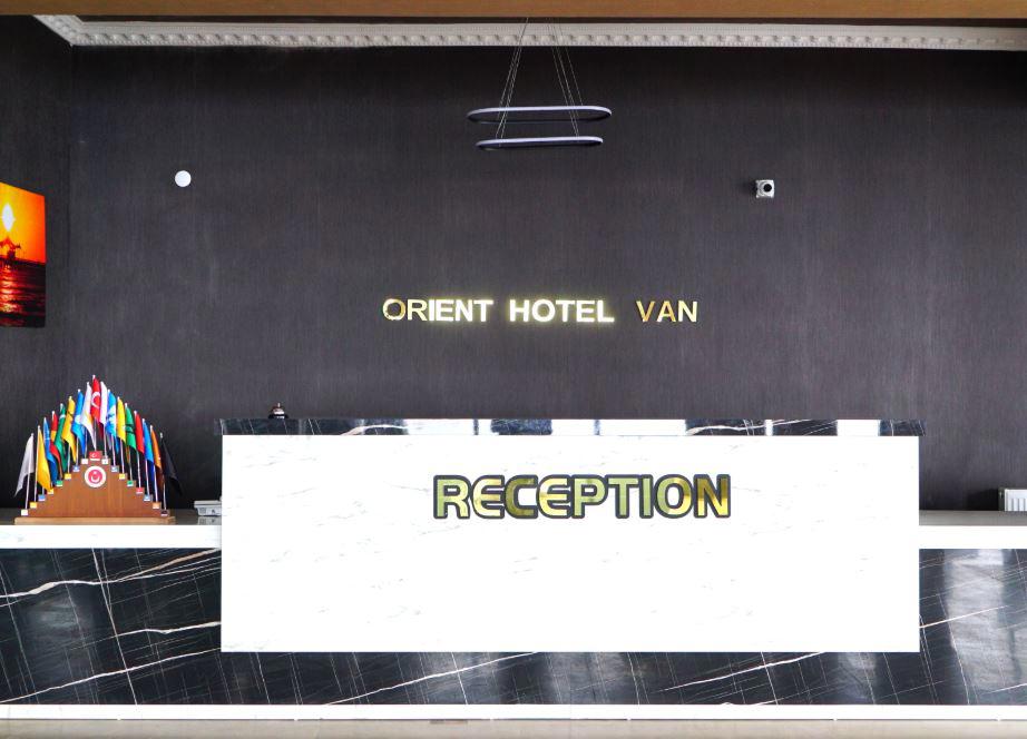 Van Orient Hotel