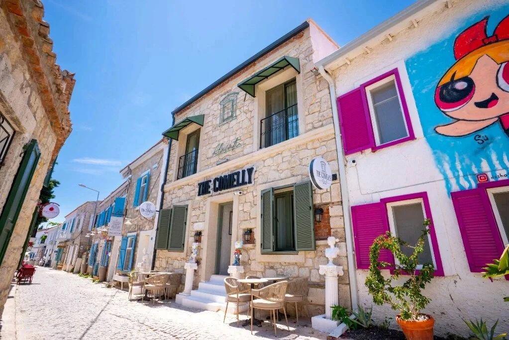 The Comelly Alaçatı