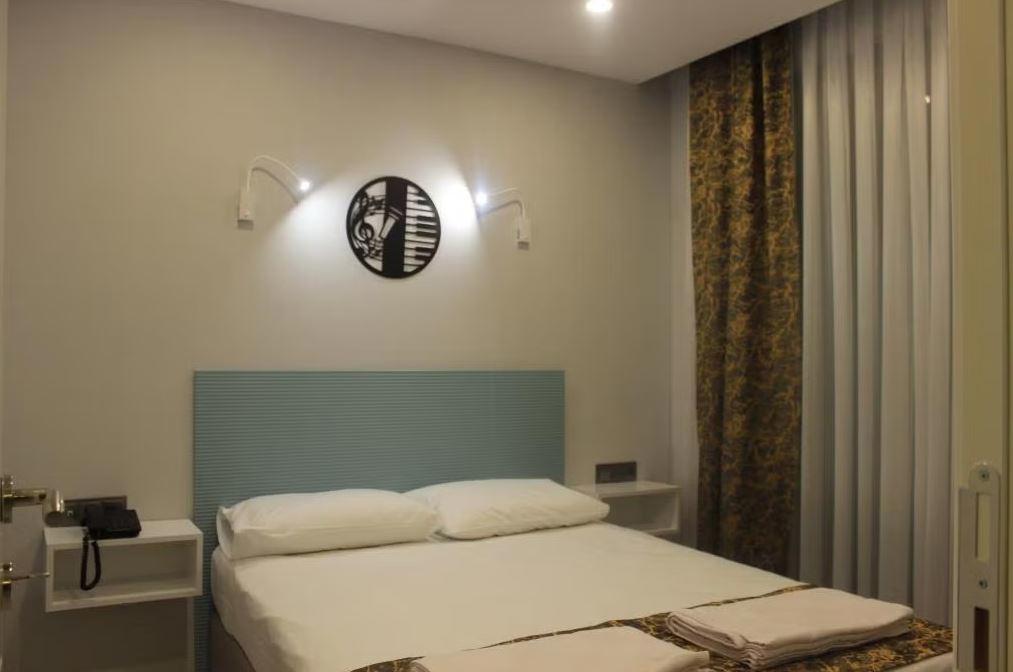 Retro Star Suites