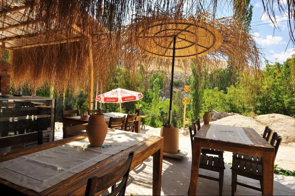 Peristrema Hotel & Restaurant