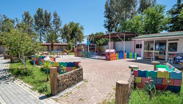 Aperion Beach Hotel