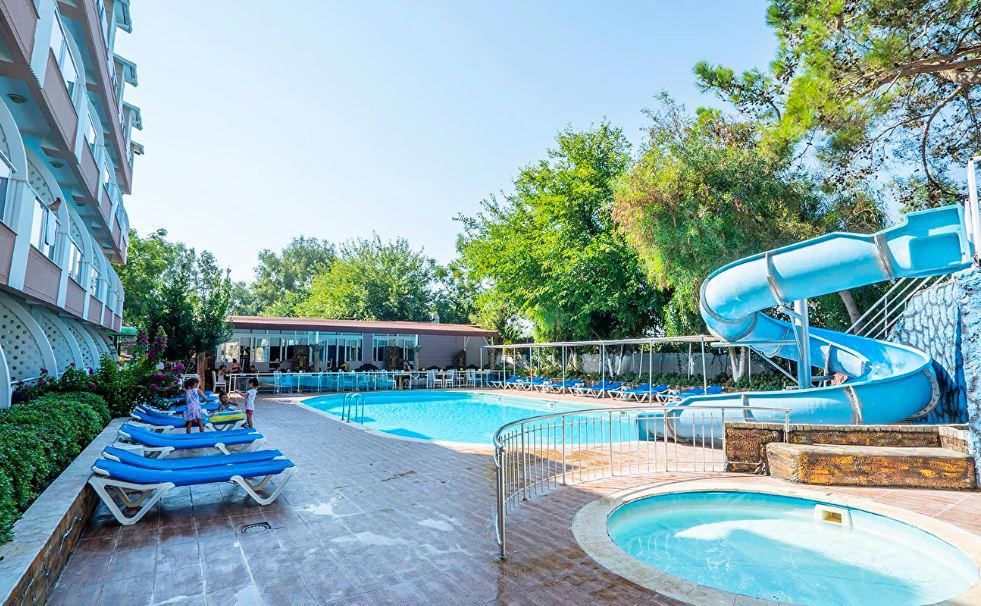 Aperion Beach Hotel