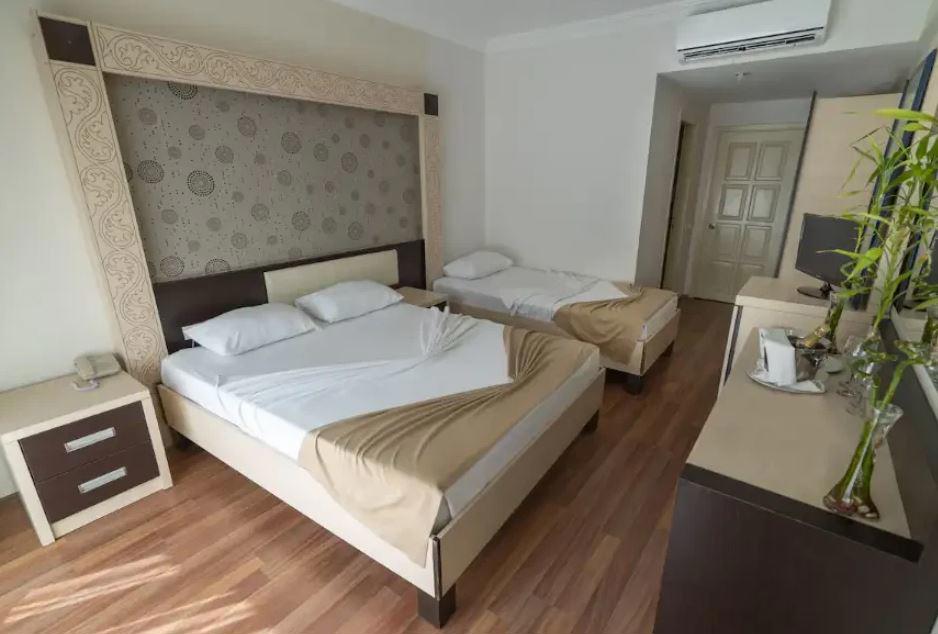 Aperion Beach Hotel