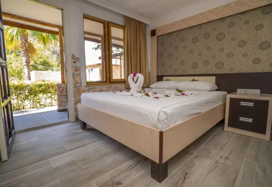 Aperion Beach Hotel