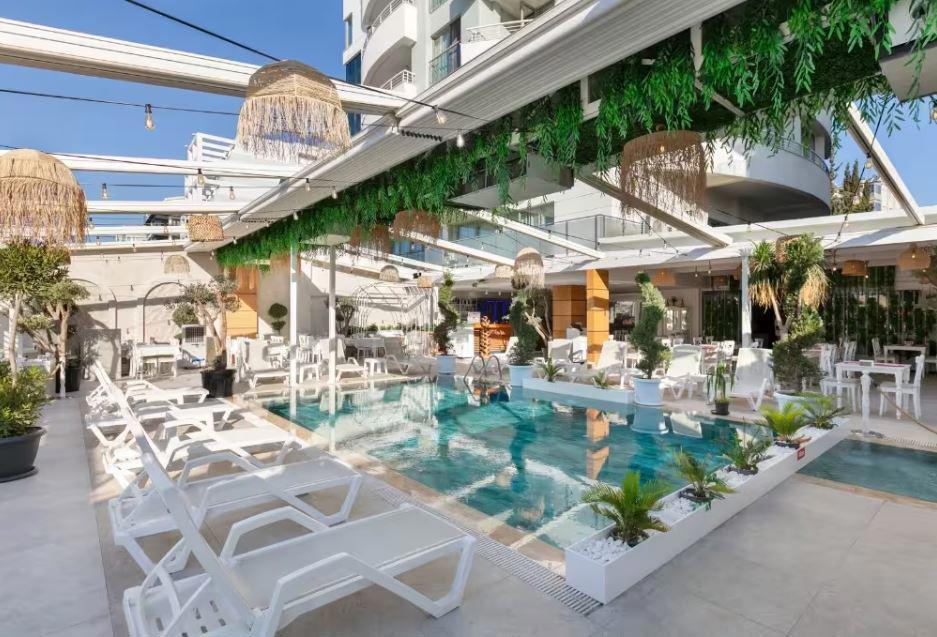 Reo Hotel & Spa