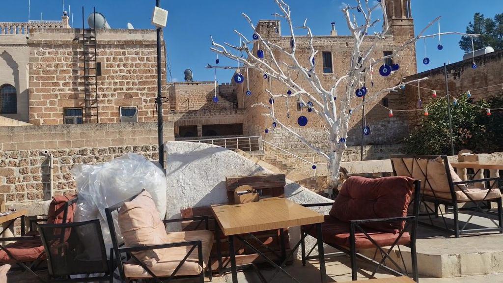 Midyat Beyaz Konak
