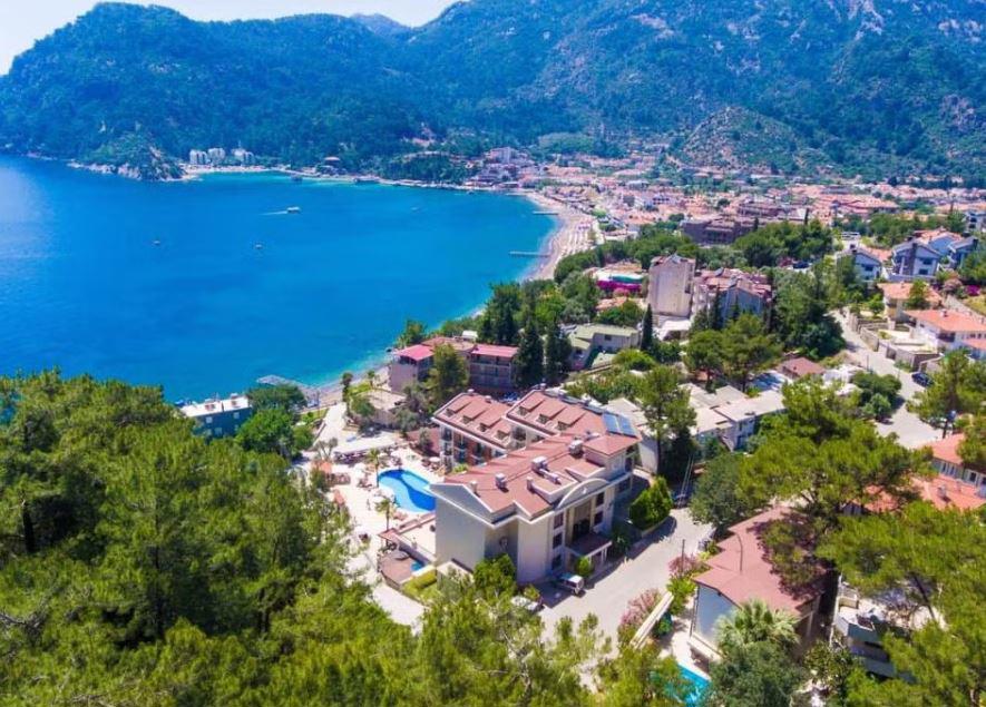 Meril Club Hotel