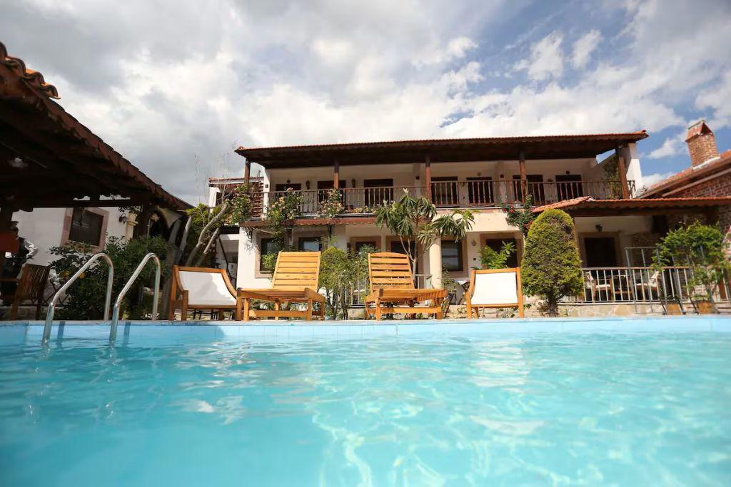 Akropolis Hotel