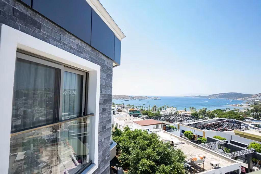 M2 Hotel