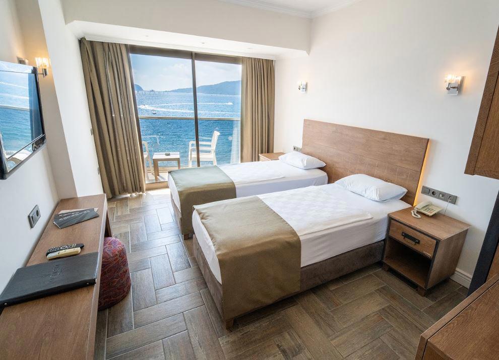 Aurasia Beach Hotel
