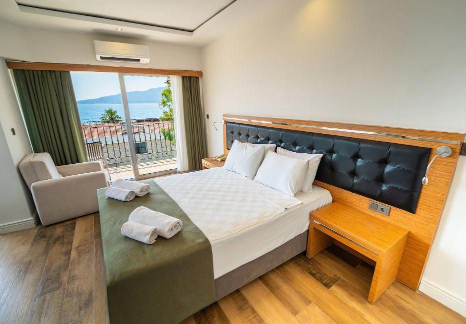 Aurasia Sea Side Hotel