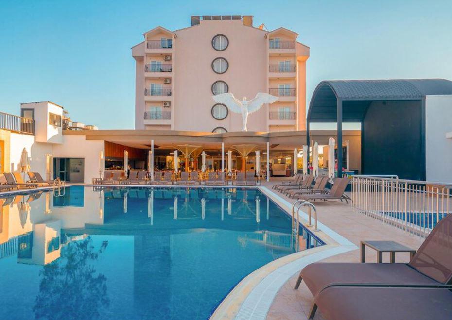 Q Ella Beach Hotel Side