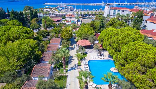 Adella Garden Marina Hotel