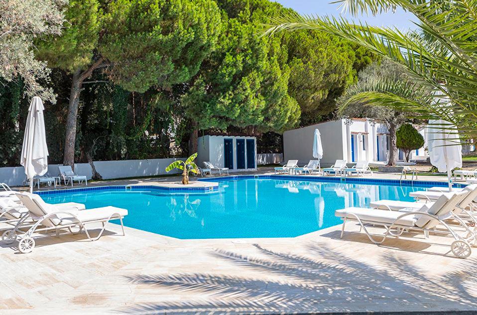 Adella Garden Marina Hotel