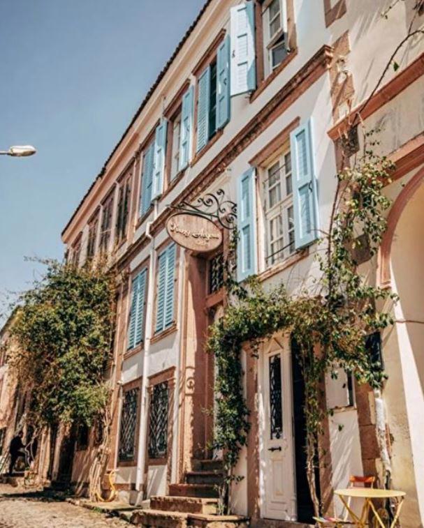 Kırmızı Konak Cunda