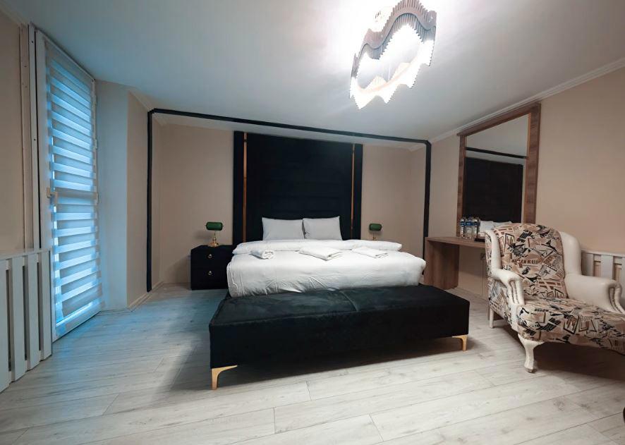 Ay Hanedan Otel