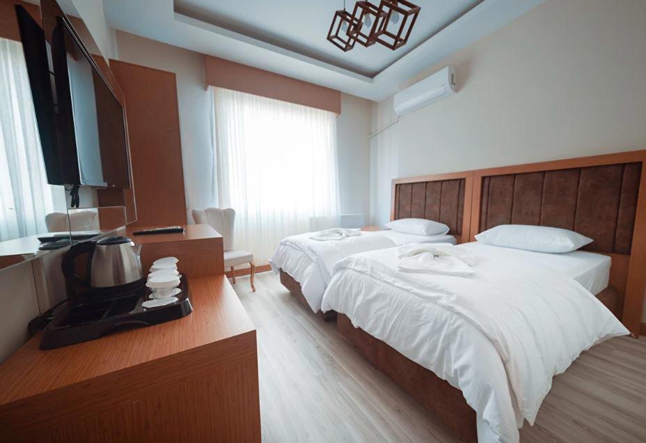 Ay Hanedan Otel
