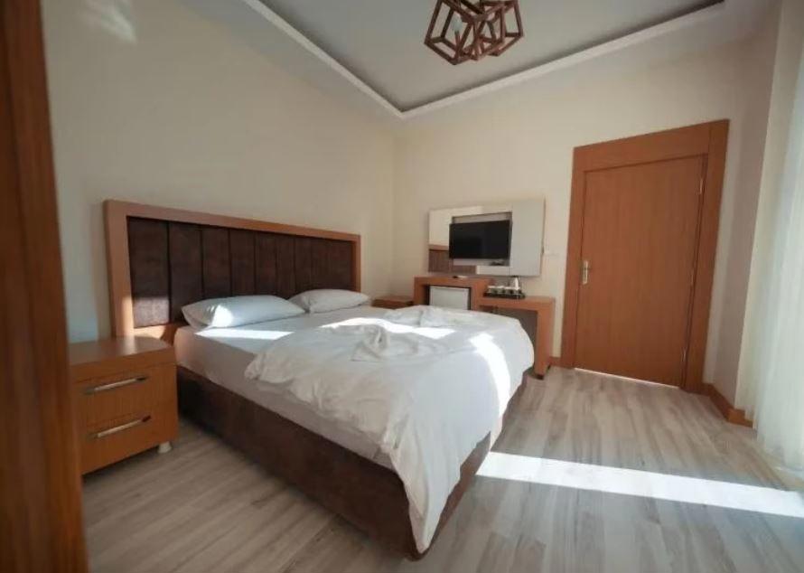 Ay Hanedan Otel
