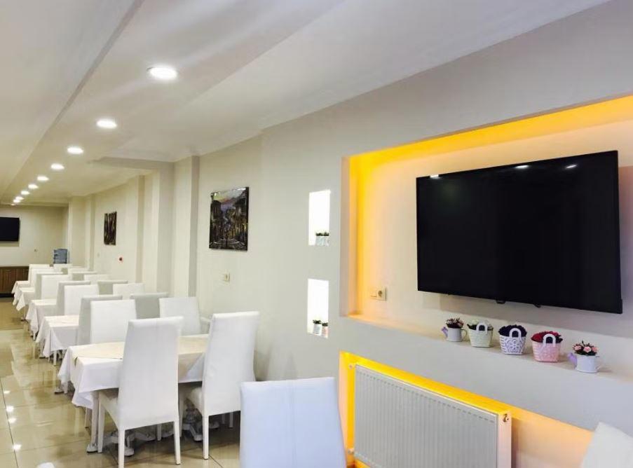 Larok Hotel