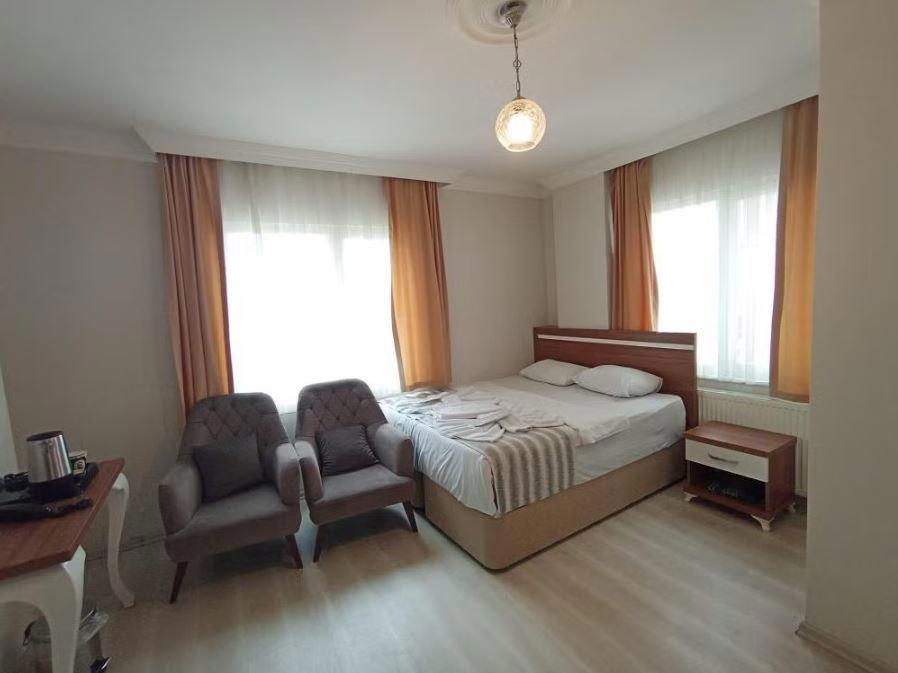 Larok Hotel