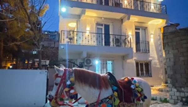 Zümrüt Konağı