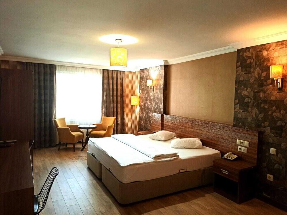 Grand Akçali Otel