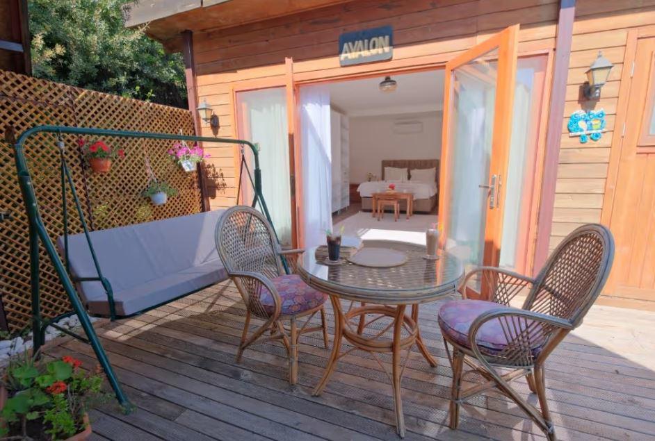 Kabak Avalon Bungalows +16