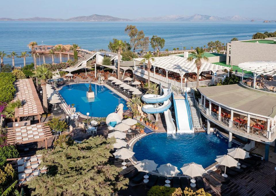 Golden Beach Deluxe Hotel