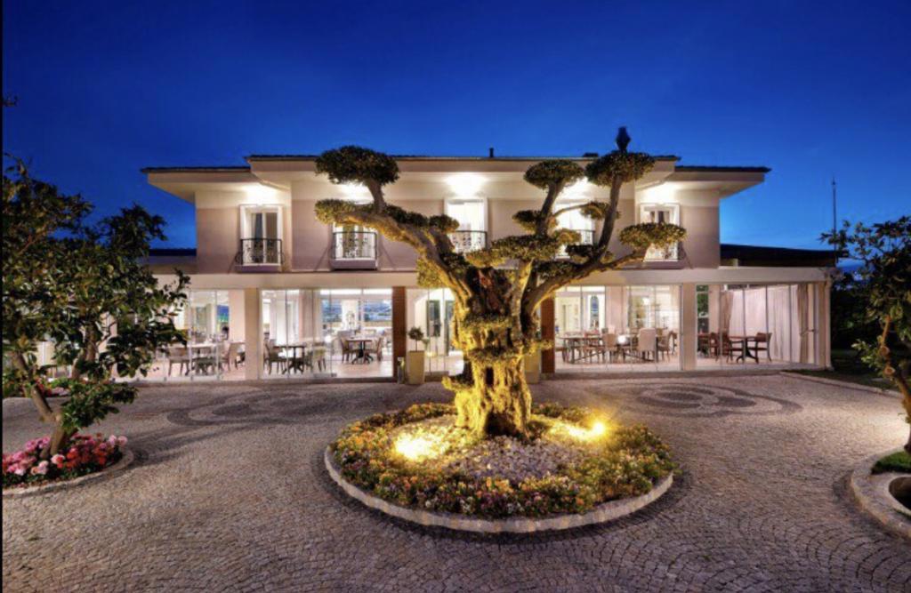 B. Equine Range Hotel