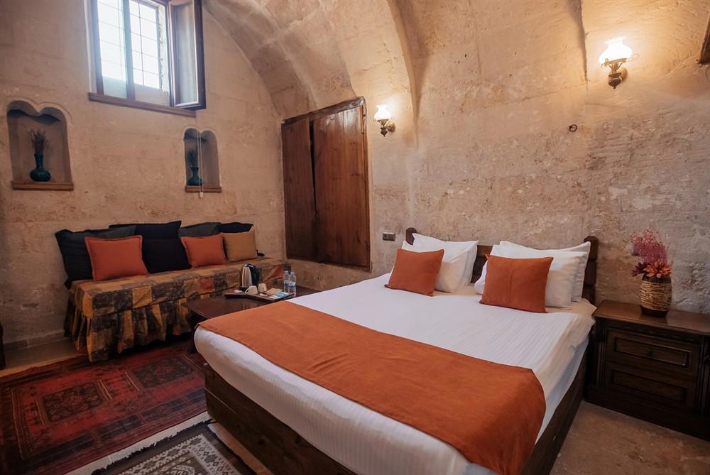 Larissa Cave Hotel