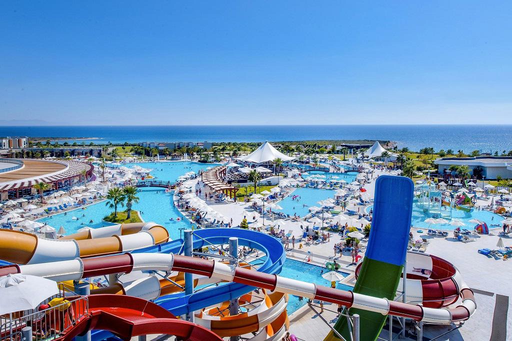 Aquasis De Luxe Resort & Spa