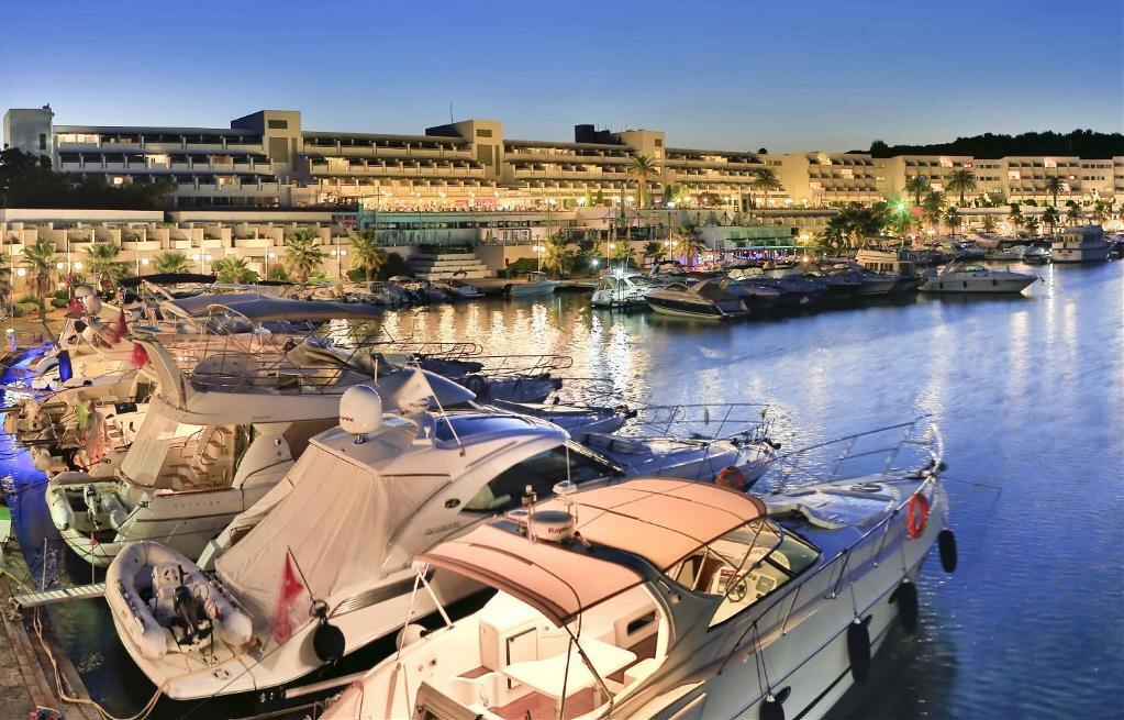 Altın Yunus Resort & Thermal Hotel
