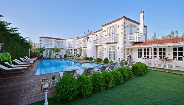 Bay C Hotel
