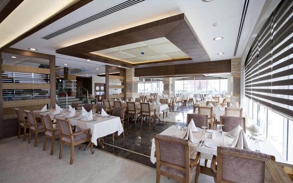 Fourway Hotel-Spa
