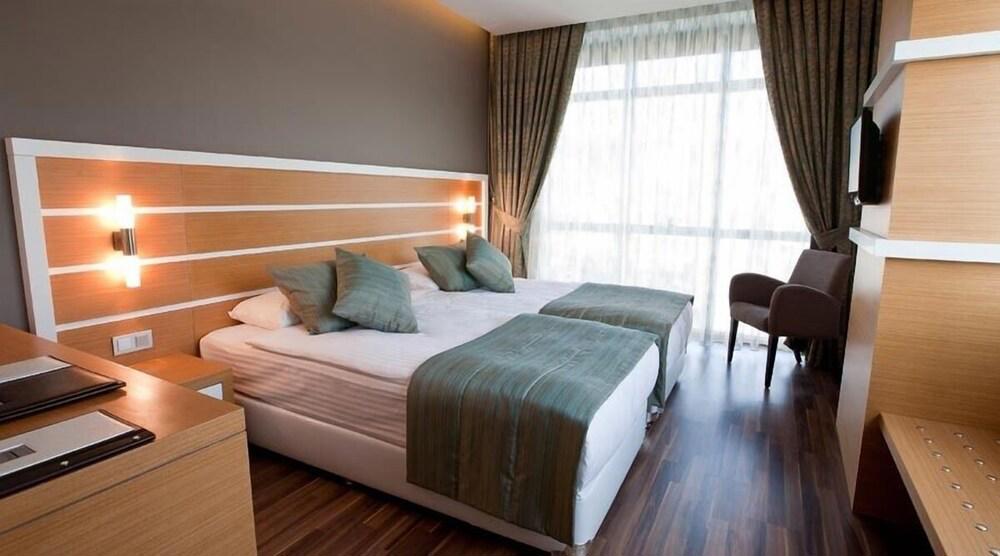 Fourway Hotel-Spa