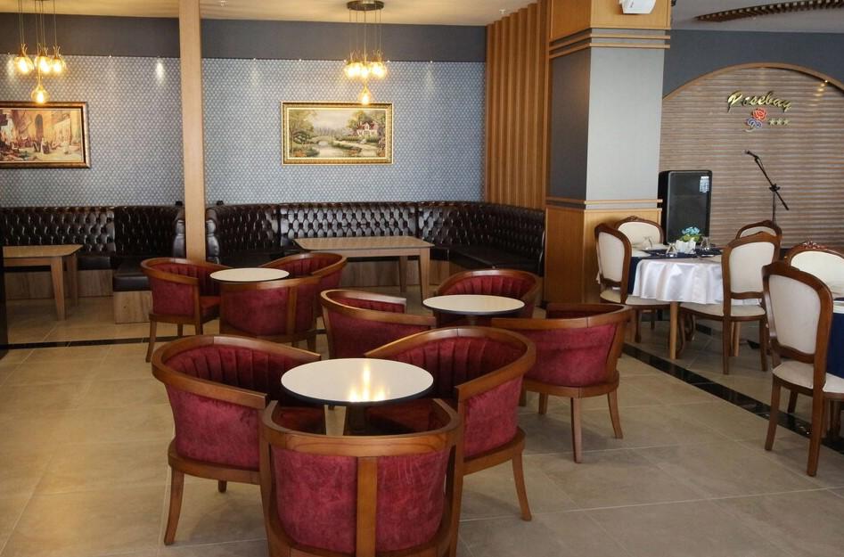 Golden Rose Deluxe Hotel
