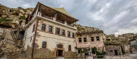 Nar Cave House