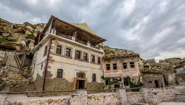 Nar Cave House