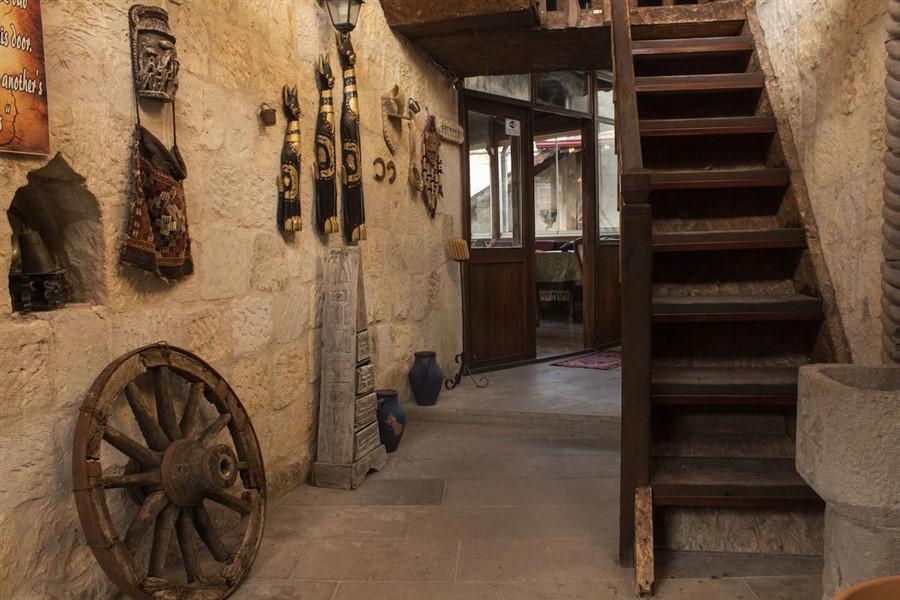 Cave Art Hotel