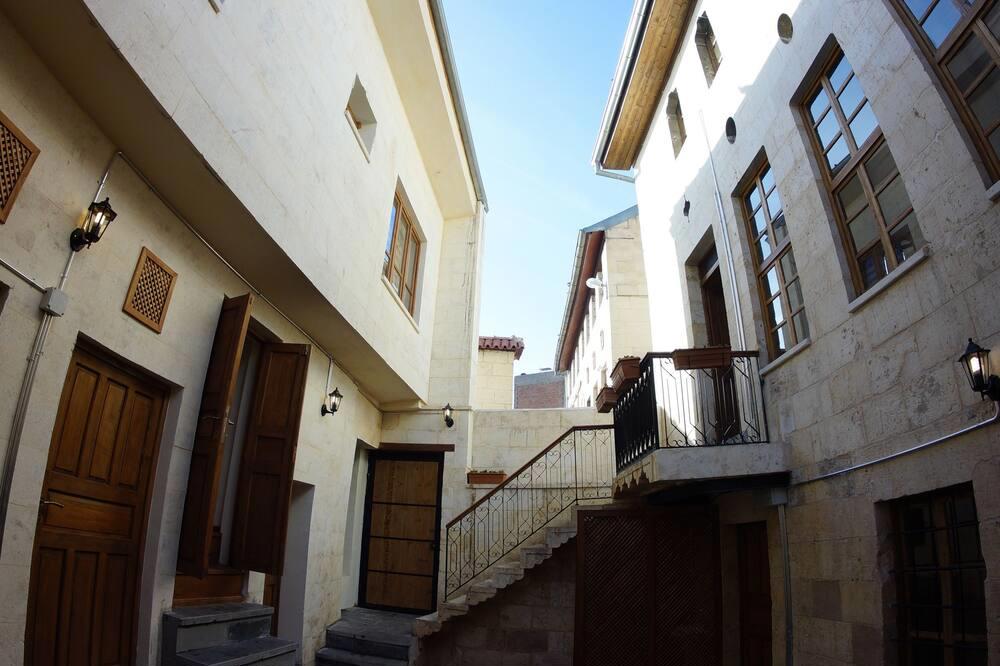 Efebey Konağı Butik Otel