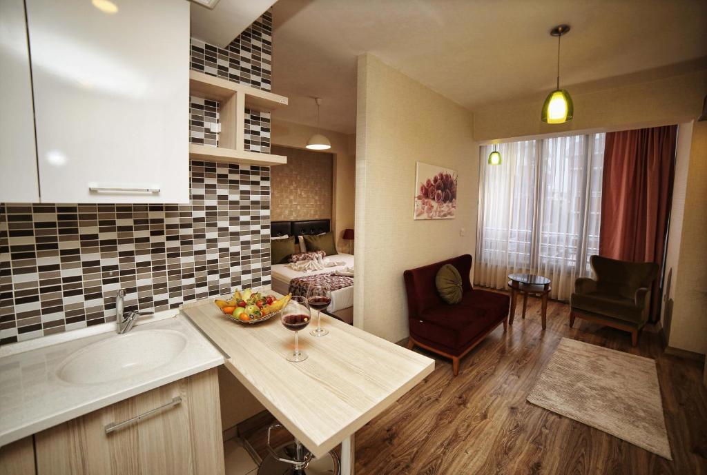 La Flora House Hotel