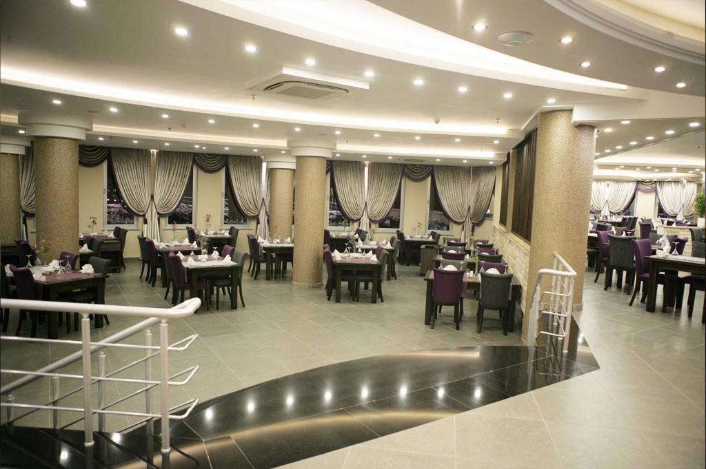 Rey Manes Hotel