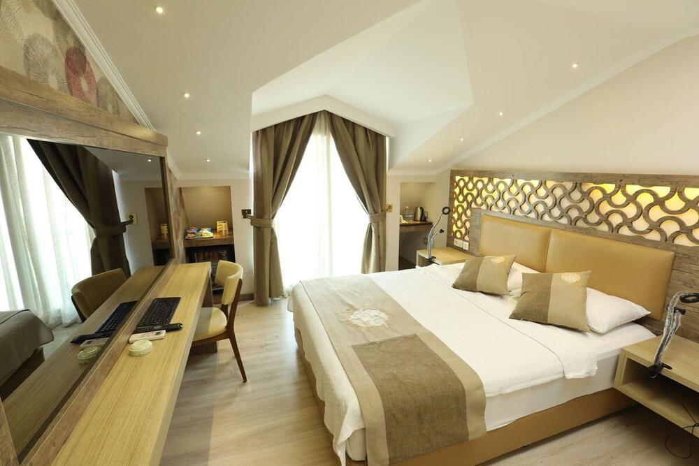 Ünlüselek Hotel