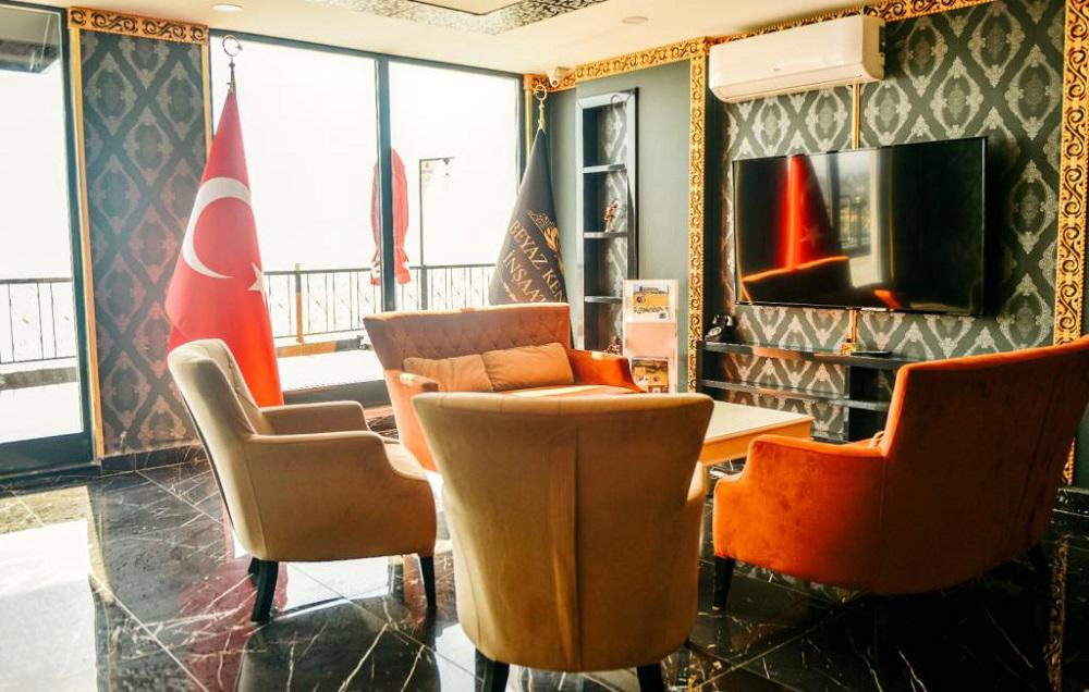 Beyaz Otel