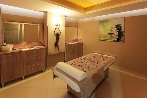 Forum Suite Hotel