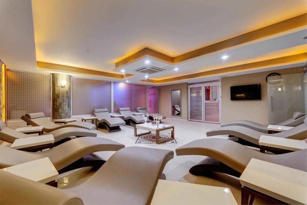Forum Suite Hotel