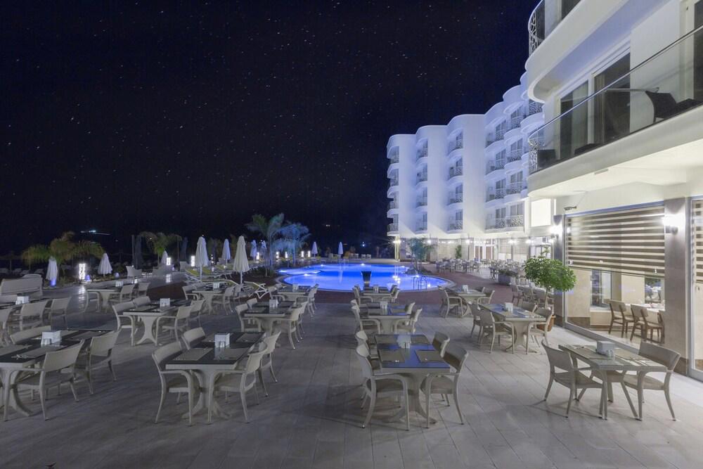 Marpessa Blue Beach Hotel
