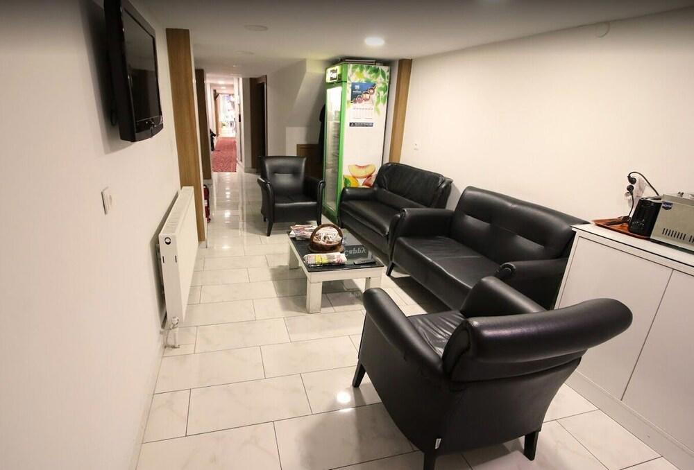 Hotel Altuğ
